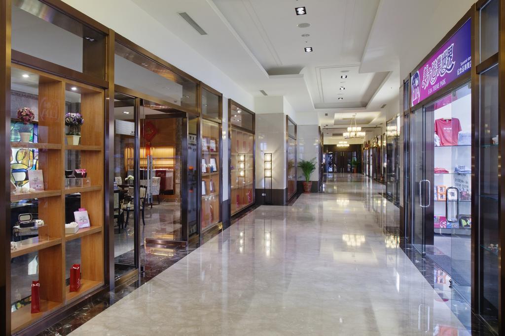 โรงแรมอี ดา รอยัล ต้าชู่ ภายนอก รูปภาพ Shops at the hotel